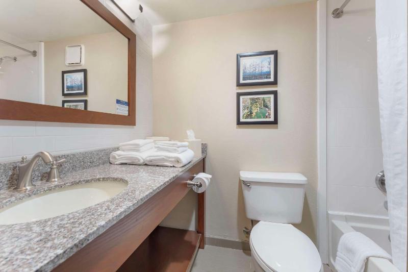 King Room - Non-Smoking image 2