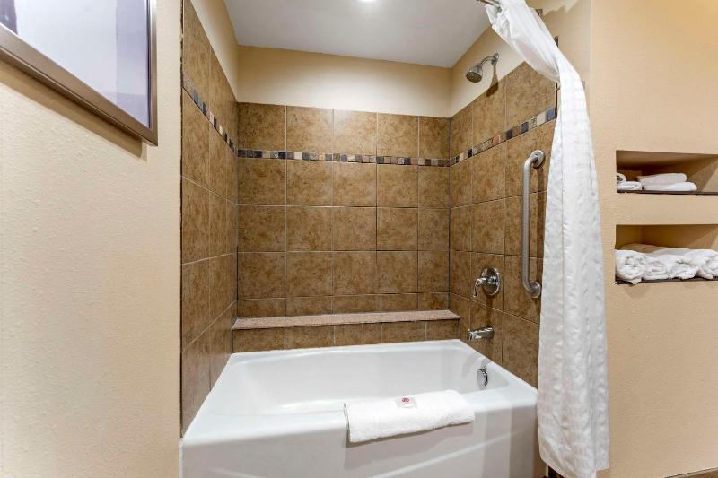 King Suite image 2