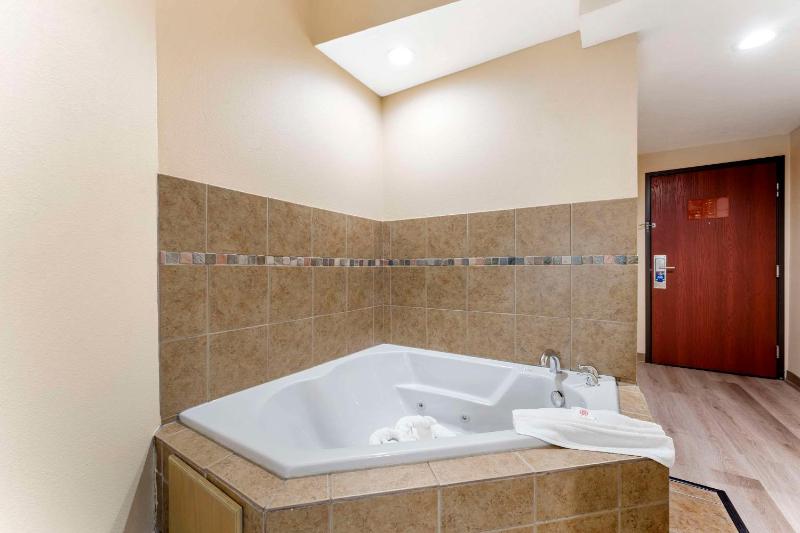 Standard King Suite - Non-Smoking image 3