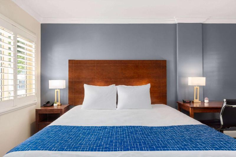 Travelodge by Wyndham by Fisherman's Wharf - image 6