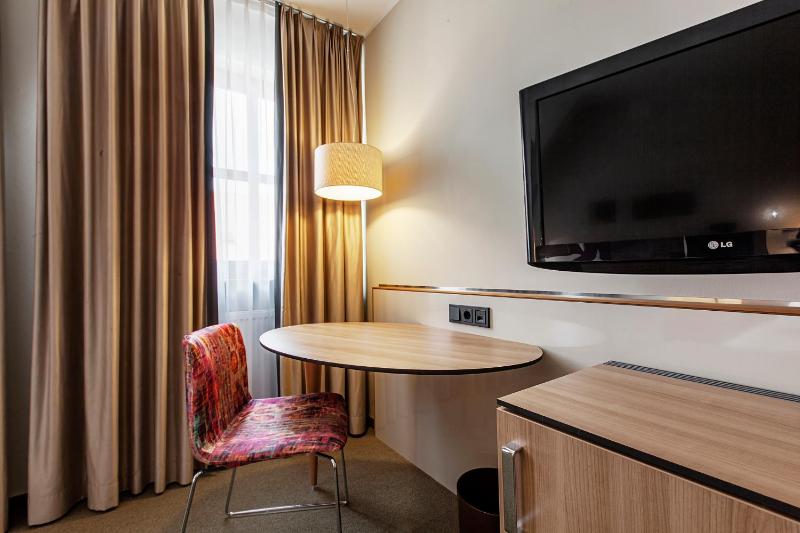 Superior Double Room image 4