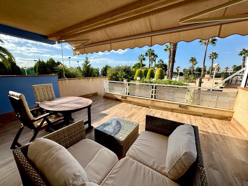 Cabo Roig Calas de Campoamor Pádel y piscina con vistas al mar - image 12