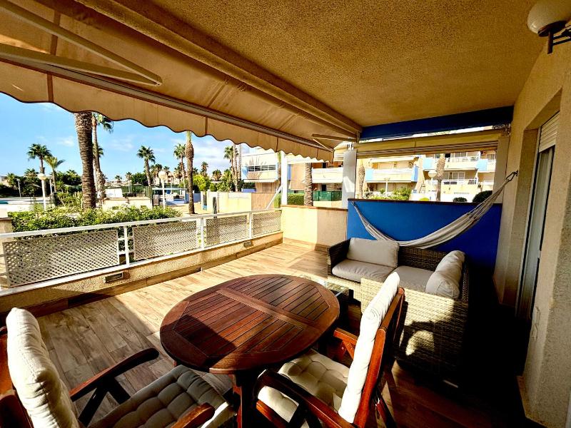 Cabo Roig Calas de Campoamor Pádel y piscina con vistas al mar - image 4