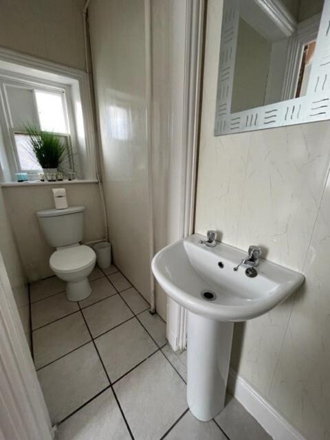 Classic Quadruple Room image 3