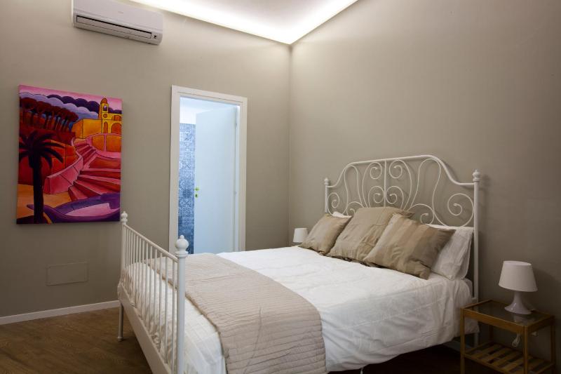 Large Double Room image 2