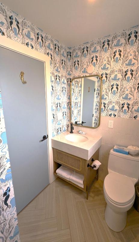 King Room image 3