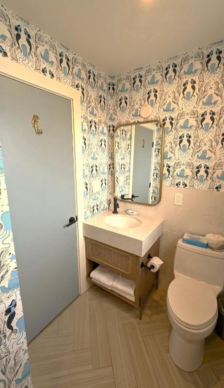 King Room image 4