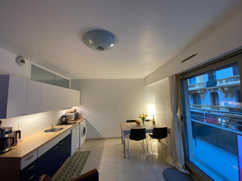Le Grand Palais de la Méditerranée - Luxury 2BR in Hyatt Residence Direct Beach Access Promenade des Anglais - Top Choice In Nice - image 10