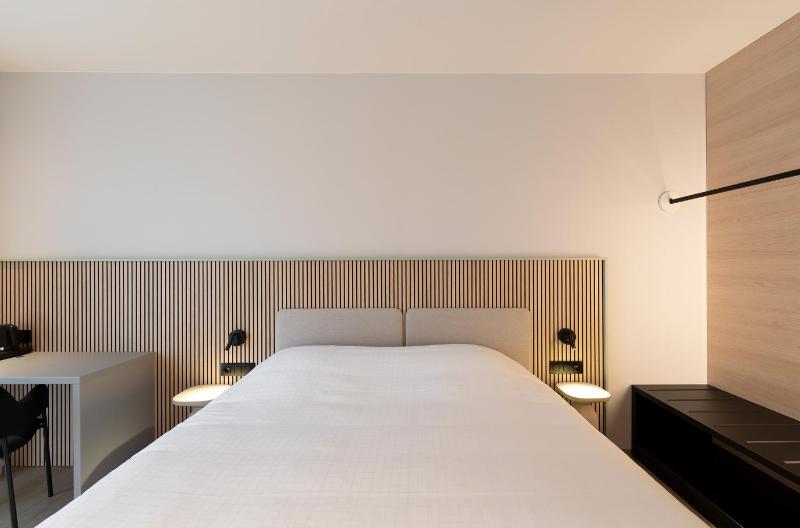 Double Room image 4