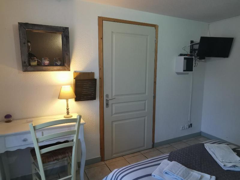 Budget Double Room image 4