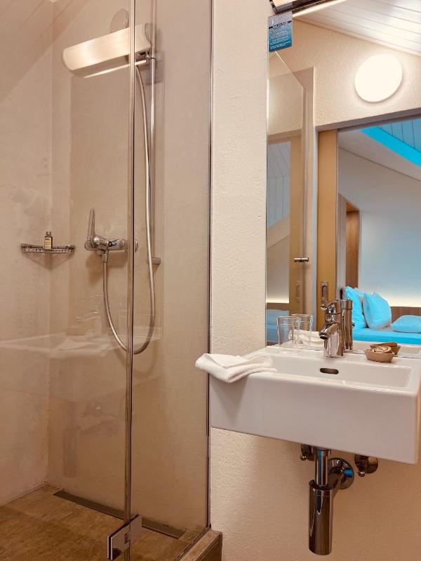 Single Room image 4