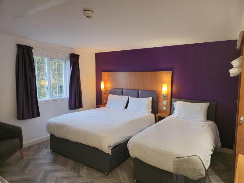 Standard Triple Room image 4