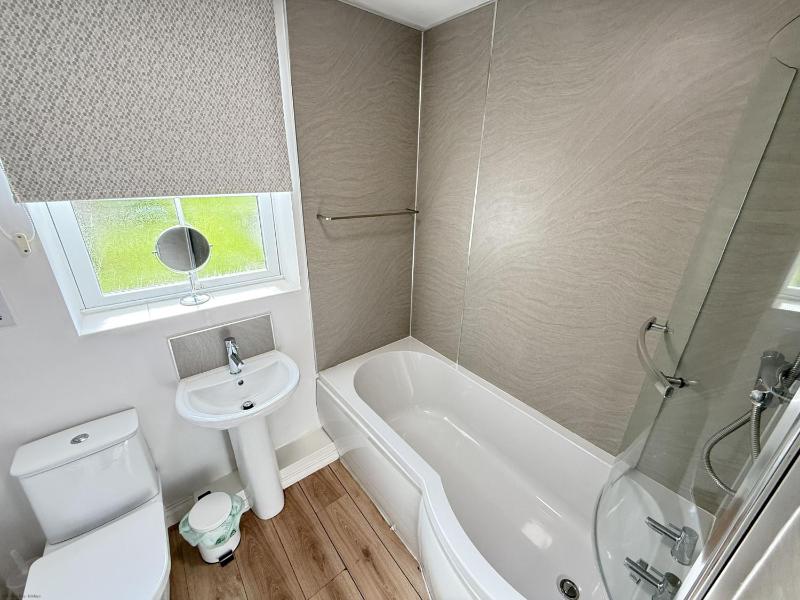 Casa Crusoe - Part of the The Bay Filey Holiday Village with pool gym and direct beach access pub restaurant tennis and meadows walks - image 35