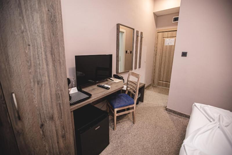 Deluxe Double Room image 2