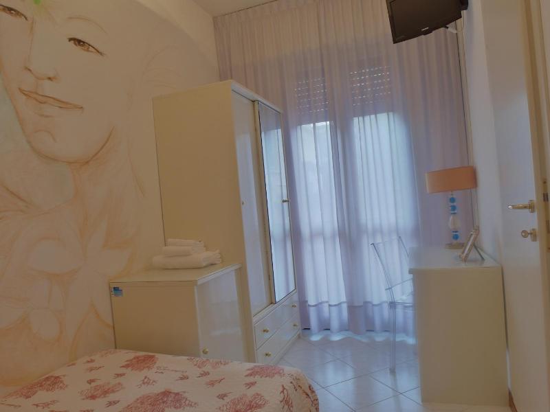Single Room with Balcony image 3