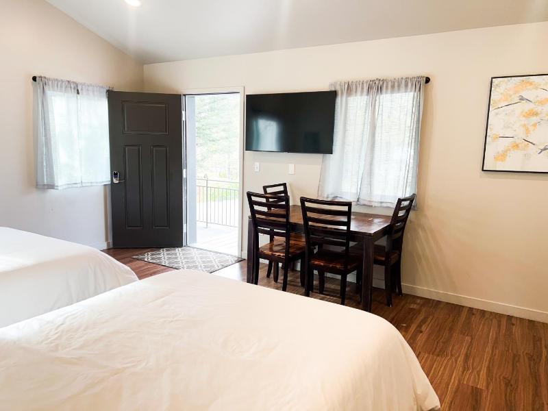 Deluxe Double Room image 3