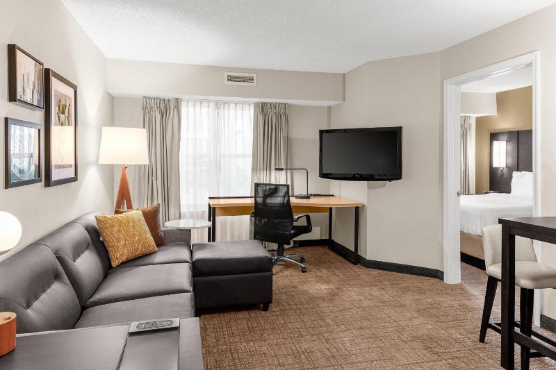 One-Bedroom Queen Suite with Sofa Bed - Non-Smoking image 2