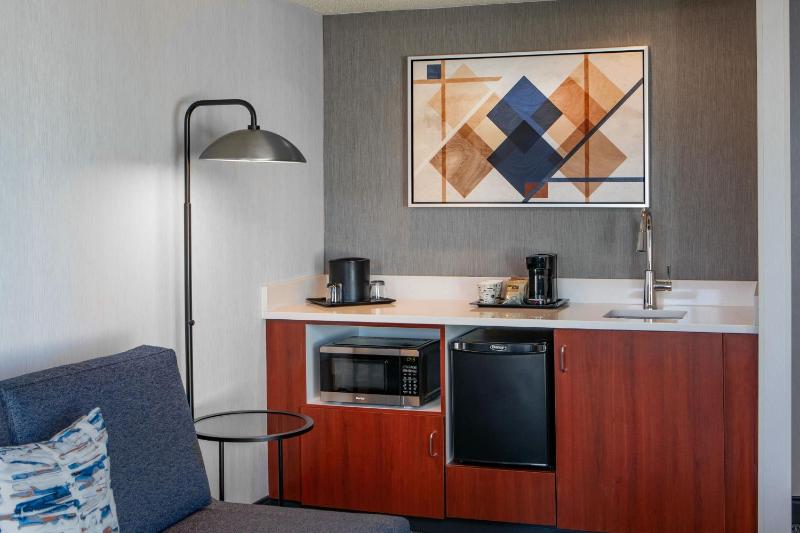One-Bedroom King Suite image 2