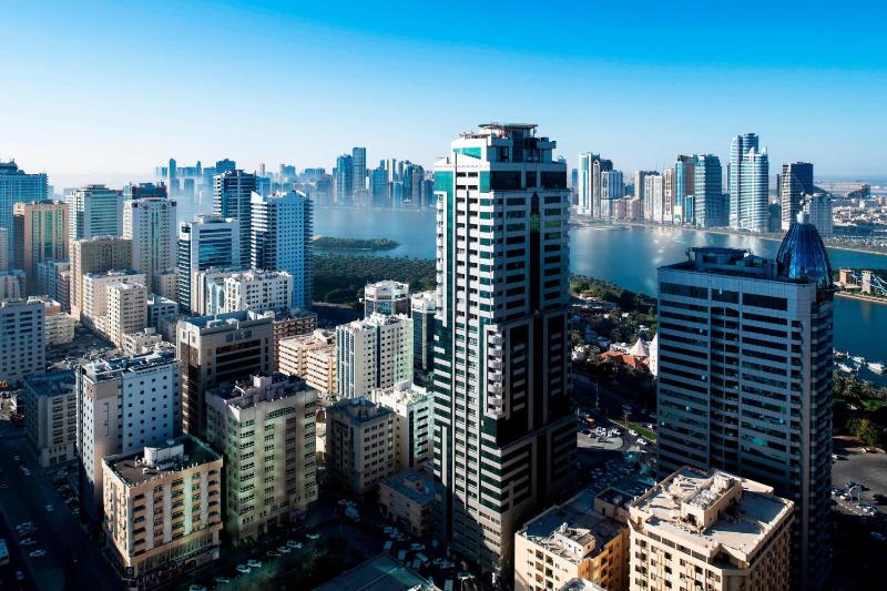Sharjah Suite, 1 Bedroom Larger Suite, 1 King, Skyline view image 4
