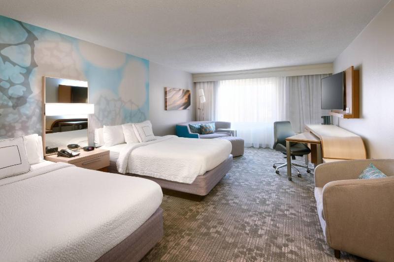 Queen Room with Two Queen Beds image 1