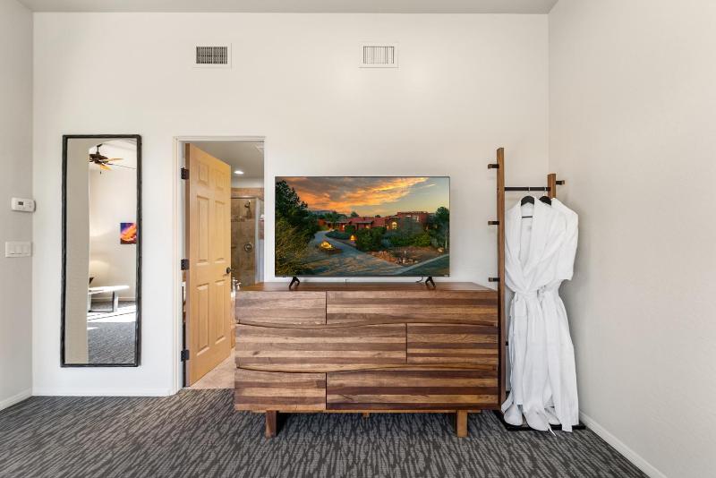 Deluxe Suite image 4