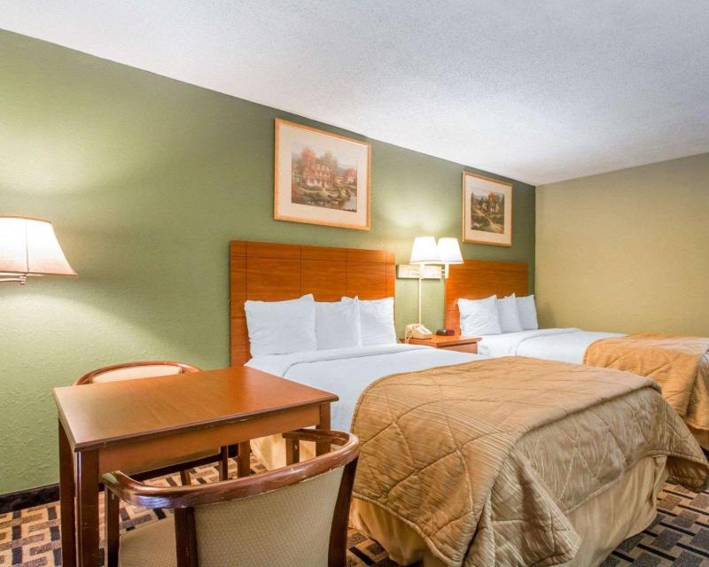 Double Room with Two Double Beds - Non-Smoking image 3