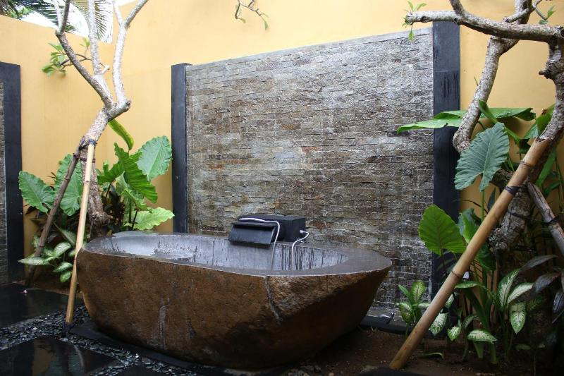 Alarte Estate by Villa Finder - image 15