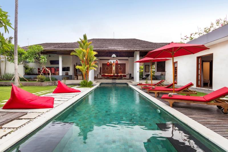 Alarte Estate by Villa Finder - image 1