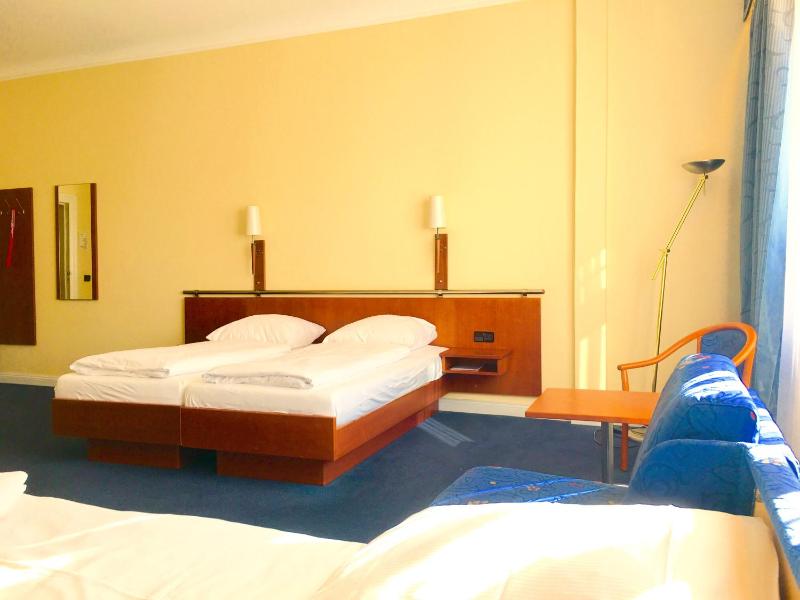 Triple Room with Shower image 1