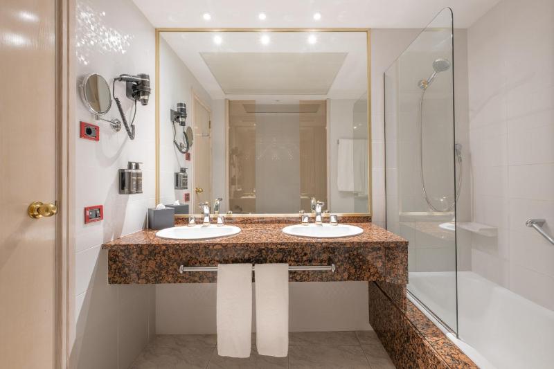 Single Room image 3
