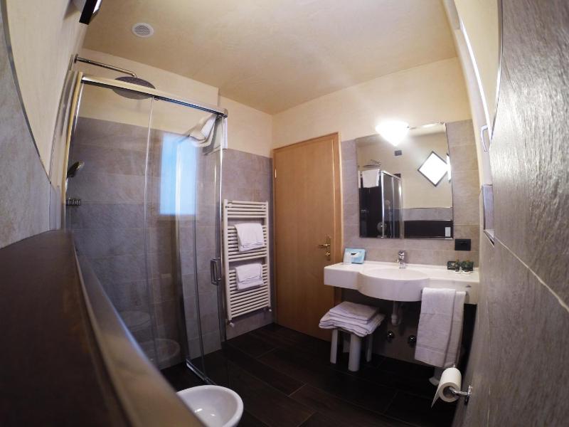 Superior Triple Room (2 Adults + 1 Child) image 2