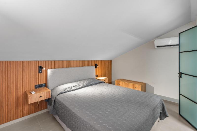One-Bedroom Superior Apartment image 2