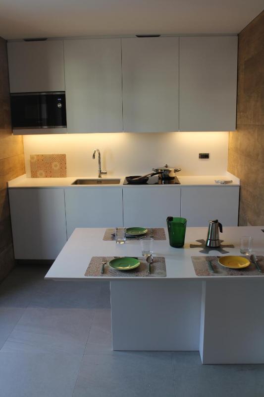 One-Bedroom Apartment image 3