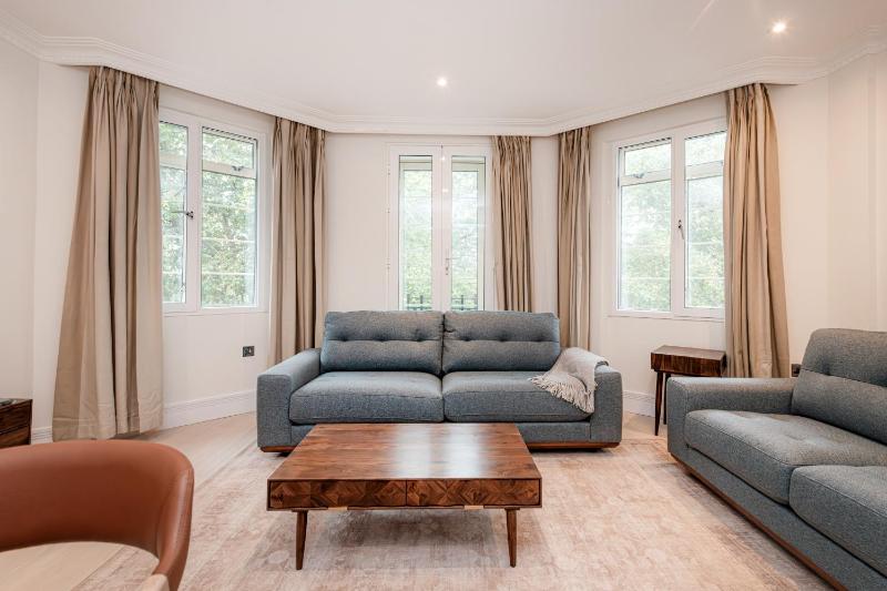 Three Bedroom Executive Apartment image 1