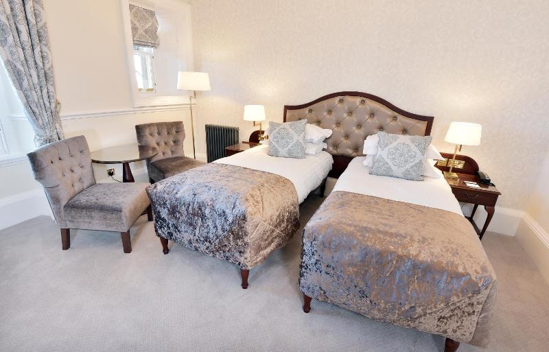 Superior Twin Room image 1