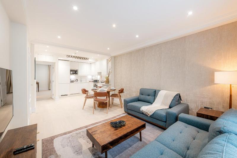 Two Bedroom Executive Apartment image 1