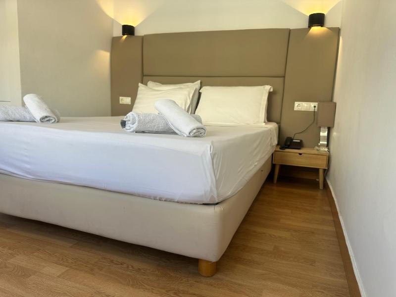 Suite with Balcony image 1