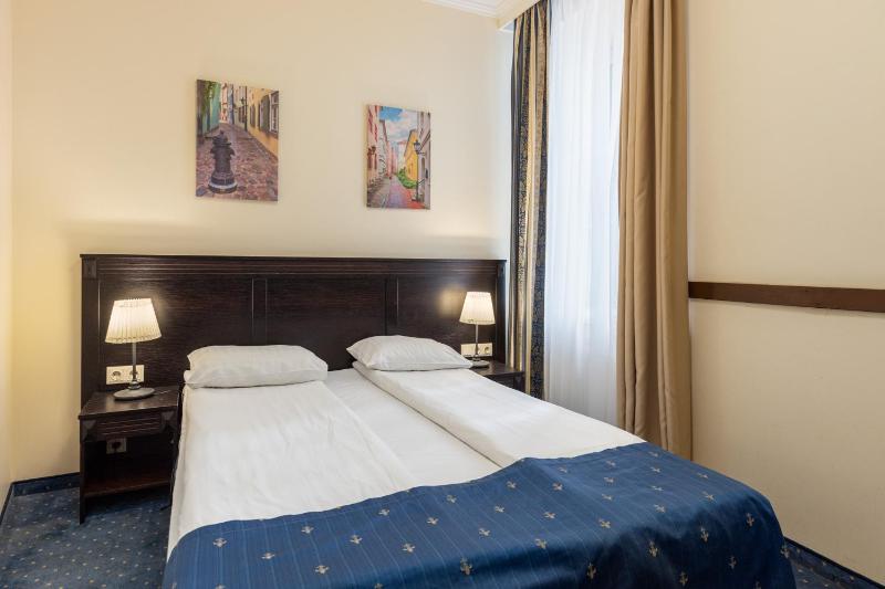 Small Double or Twin Room image 1