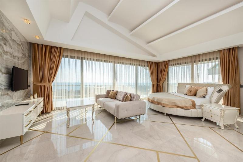 King Suite image 3