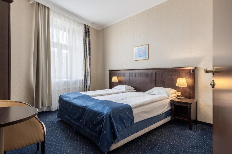 Family Room (2 Adults + 2 Children) image 1