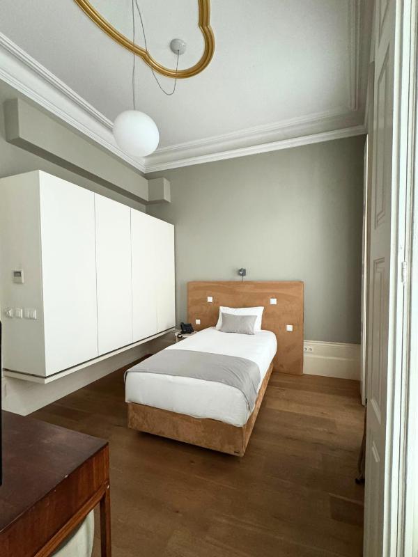 Single Room image 1