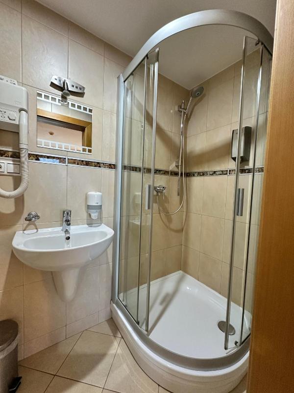 Quadruple Room with Balcony image 4