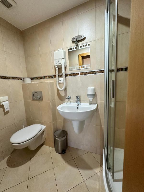 Quadruple Room with Balcony image 3