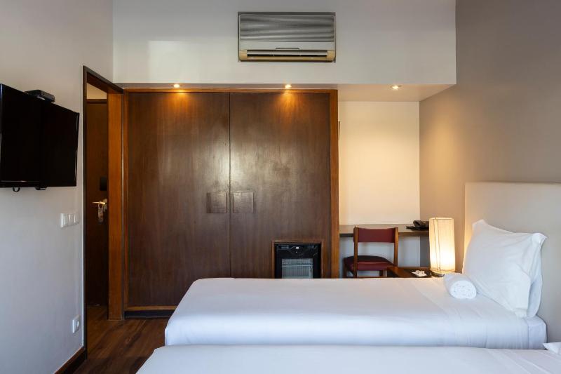 Classic Double Room image 2