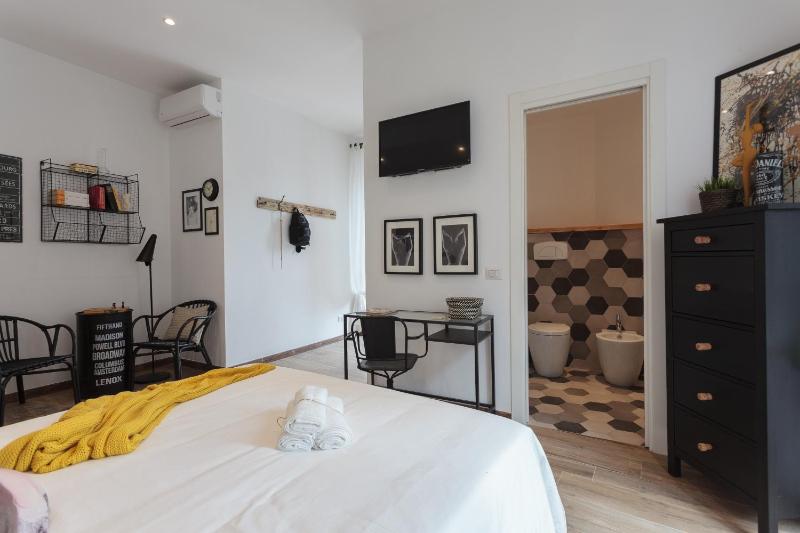 Superior Double Room image 4