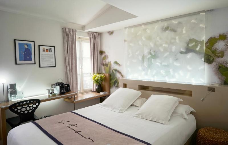 Classic King Room with One King Bed and One Single Bed - Non-Smoking image 3