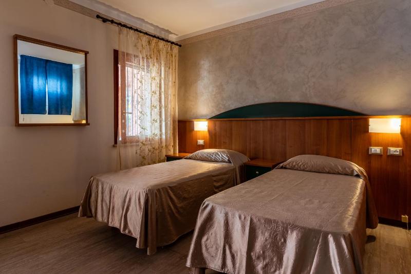 Triple Room image 3