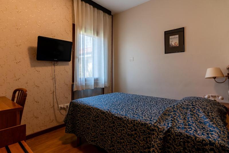 Single Room image 1