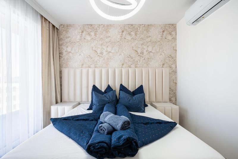Corvin 5 Stars Luxury Apartment with Free Parking - image 6