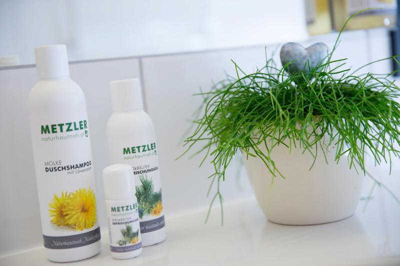 Deluxe Two-Bedroom Apartment image 3